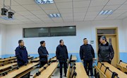 副校长郭正华检查开学前教学准备工作