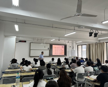 教务处深入上海路校区教学一线,全面保障课堂教学质量